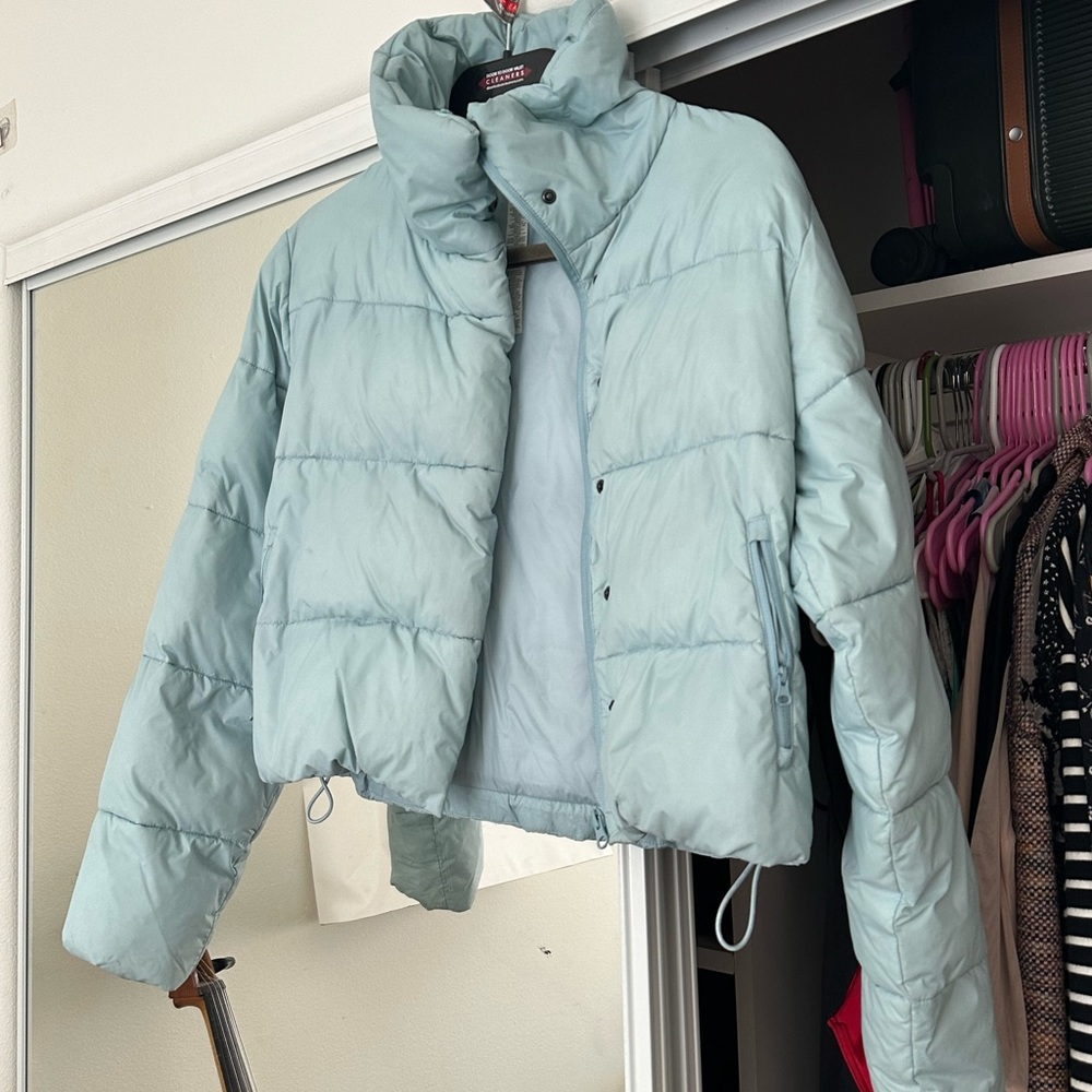 beautiful ALO puffer in discontinued color